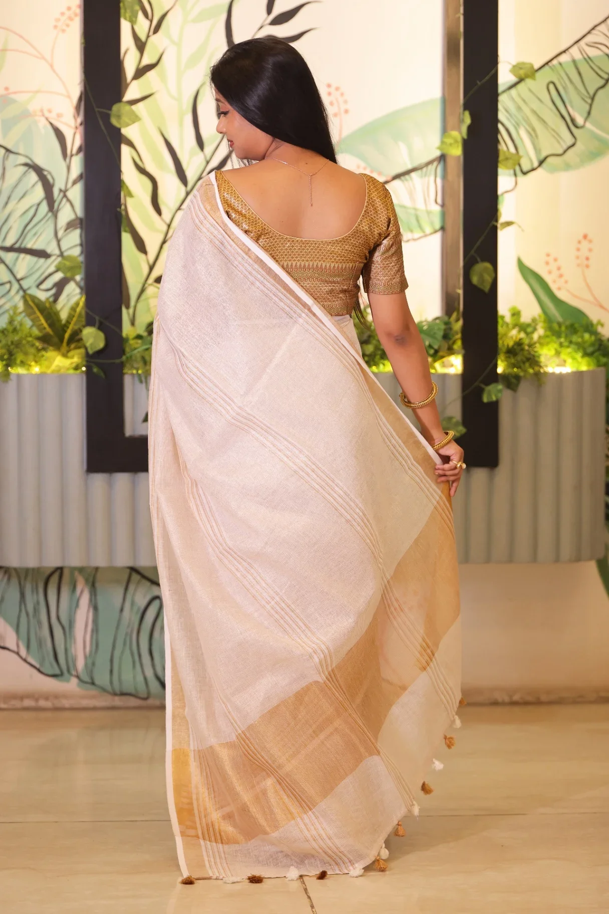 Linen Pearl White Saree with Golden Zari Border | Handloomer - Image 4