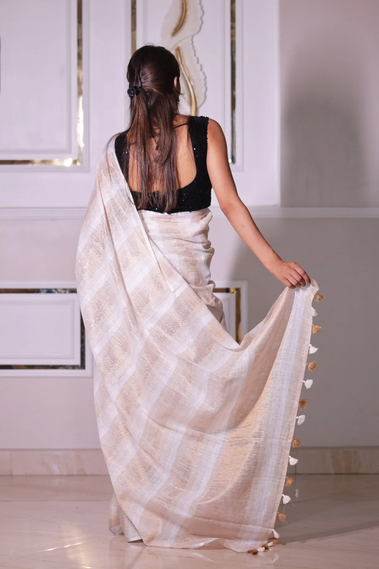 Champagne Glow Premium Pure Linen Saree - Image 3