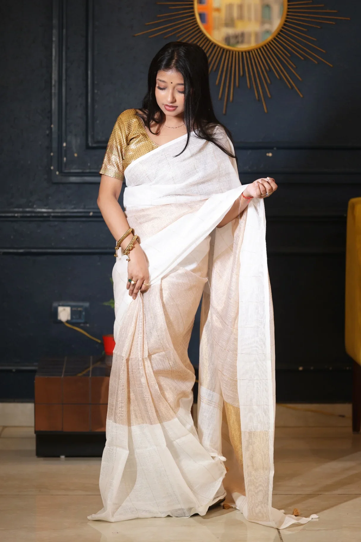 Golden Veil Premium Pure Linen Saree - Image 1
