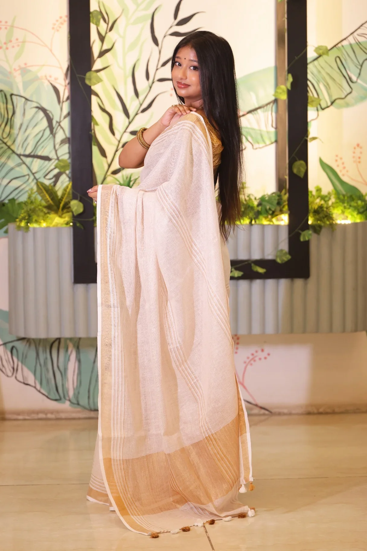 Linen Pearl White Saree with Golden Zari Border | Handloomer - Image 2