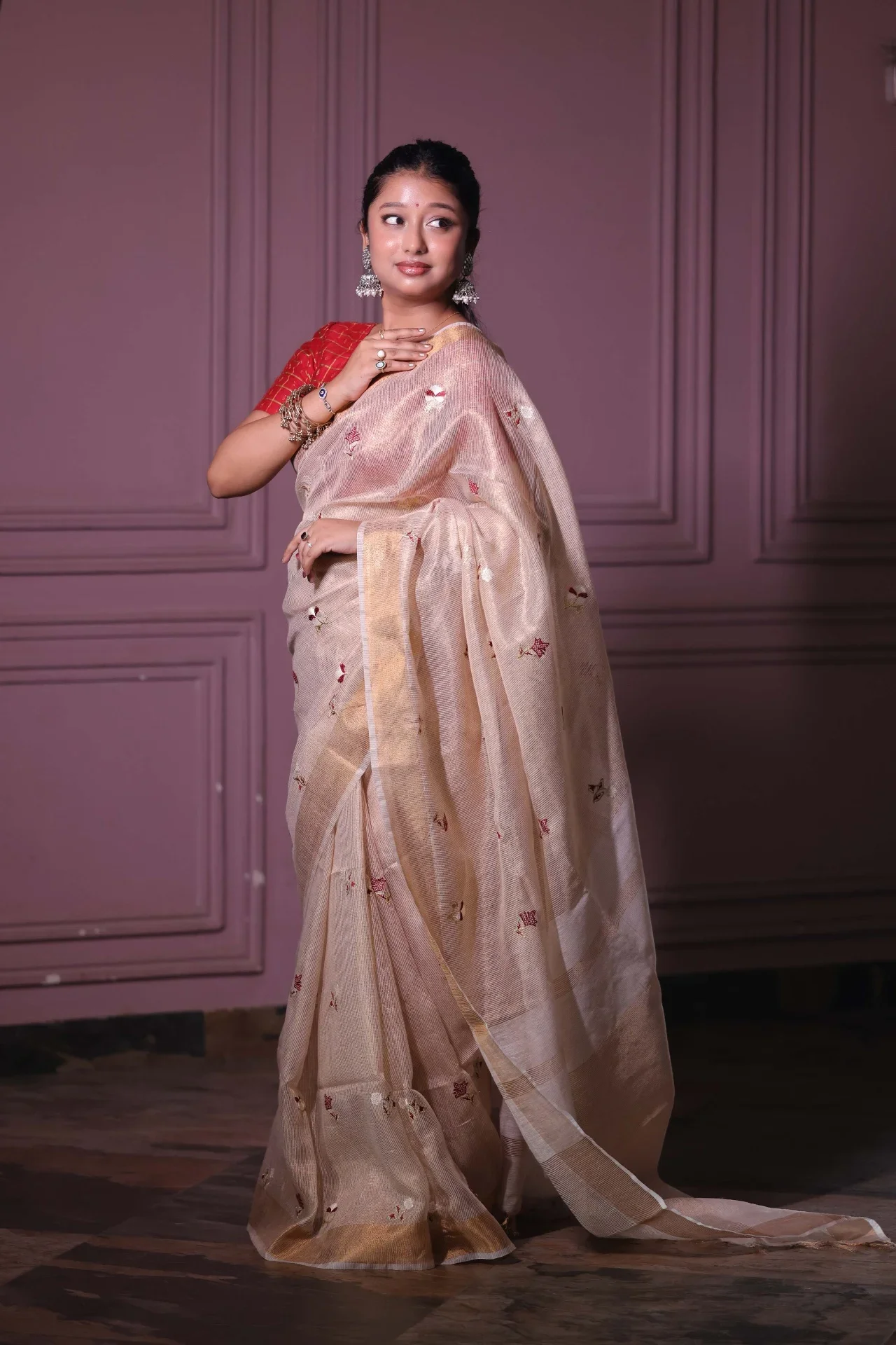 Floral Embroidered Tissue Linen Saree - Image 2