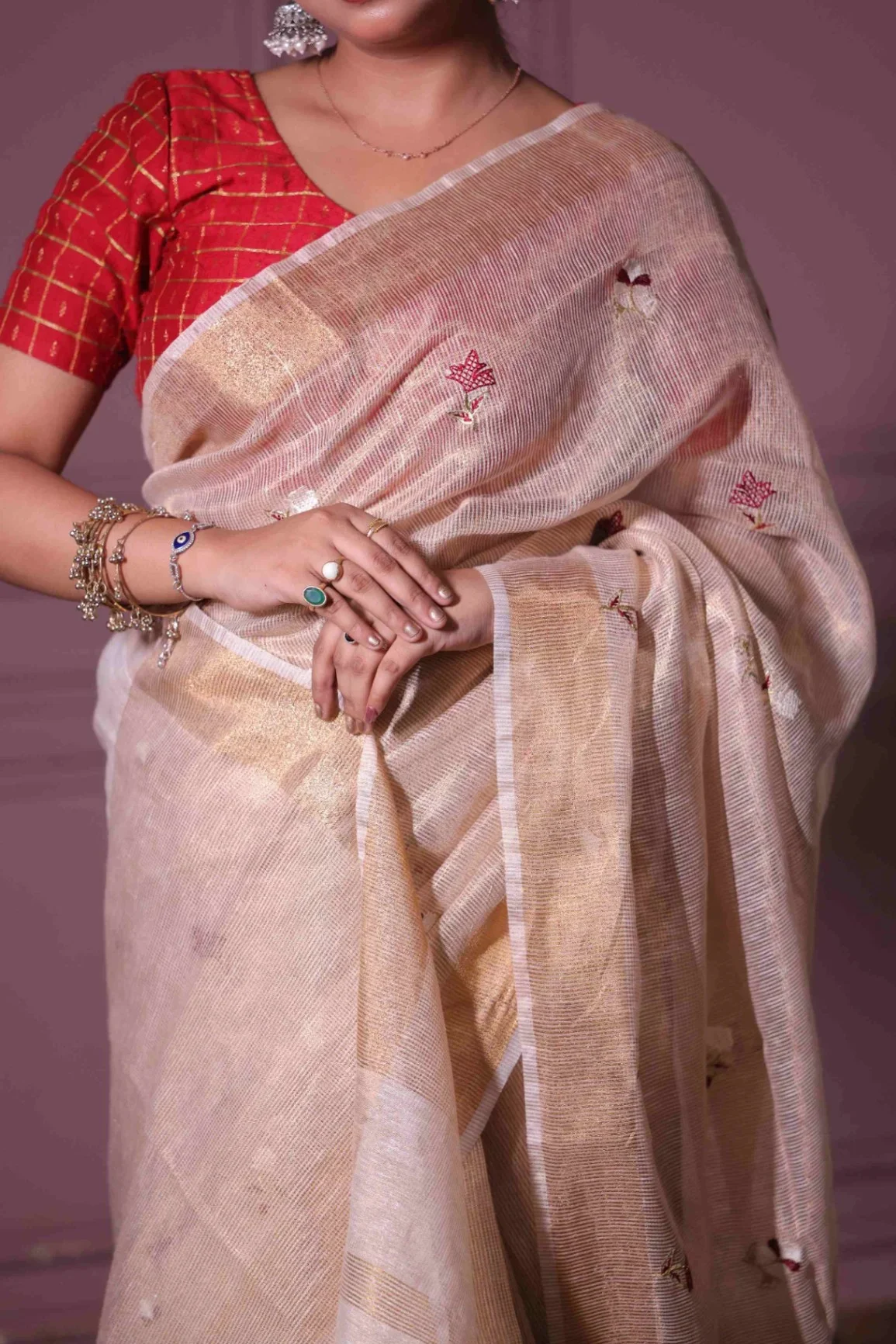 Floral Embroidered Tissue Linen Saree - Image 4
