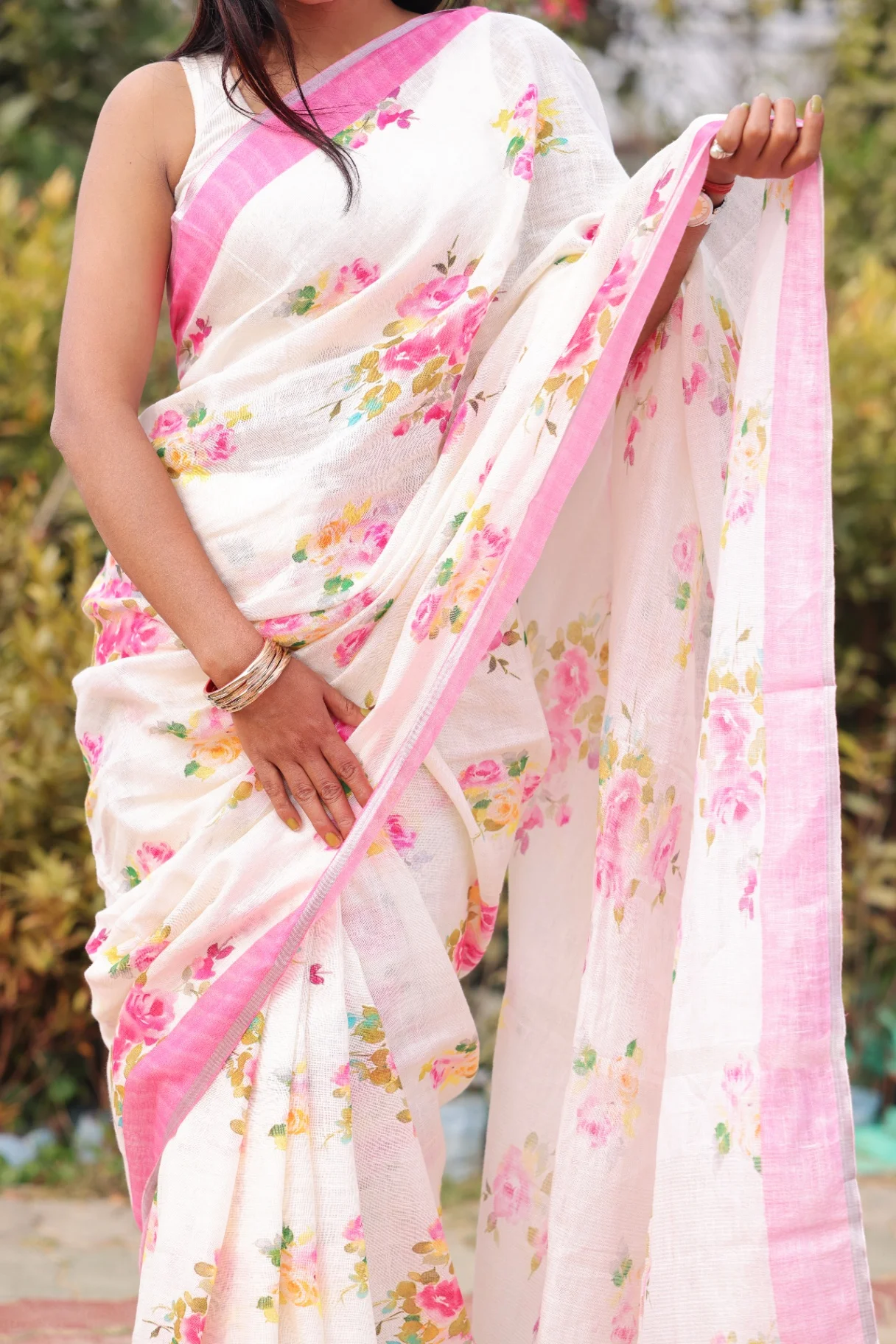 Premium Pure Linen Printed Saree - Image 5
